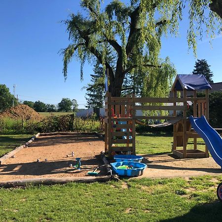 Parc De La Charmille Panzió Saint-Étienne-sur-Reyssouze Kültér fotó