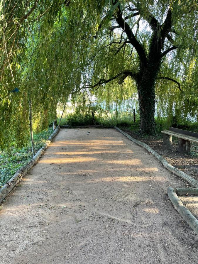 Parc De La Charmille Panzió Saint-Étienne-sur-Reyssouze Kültér fotó