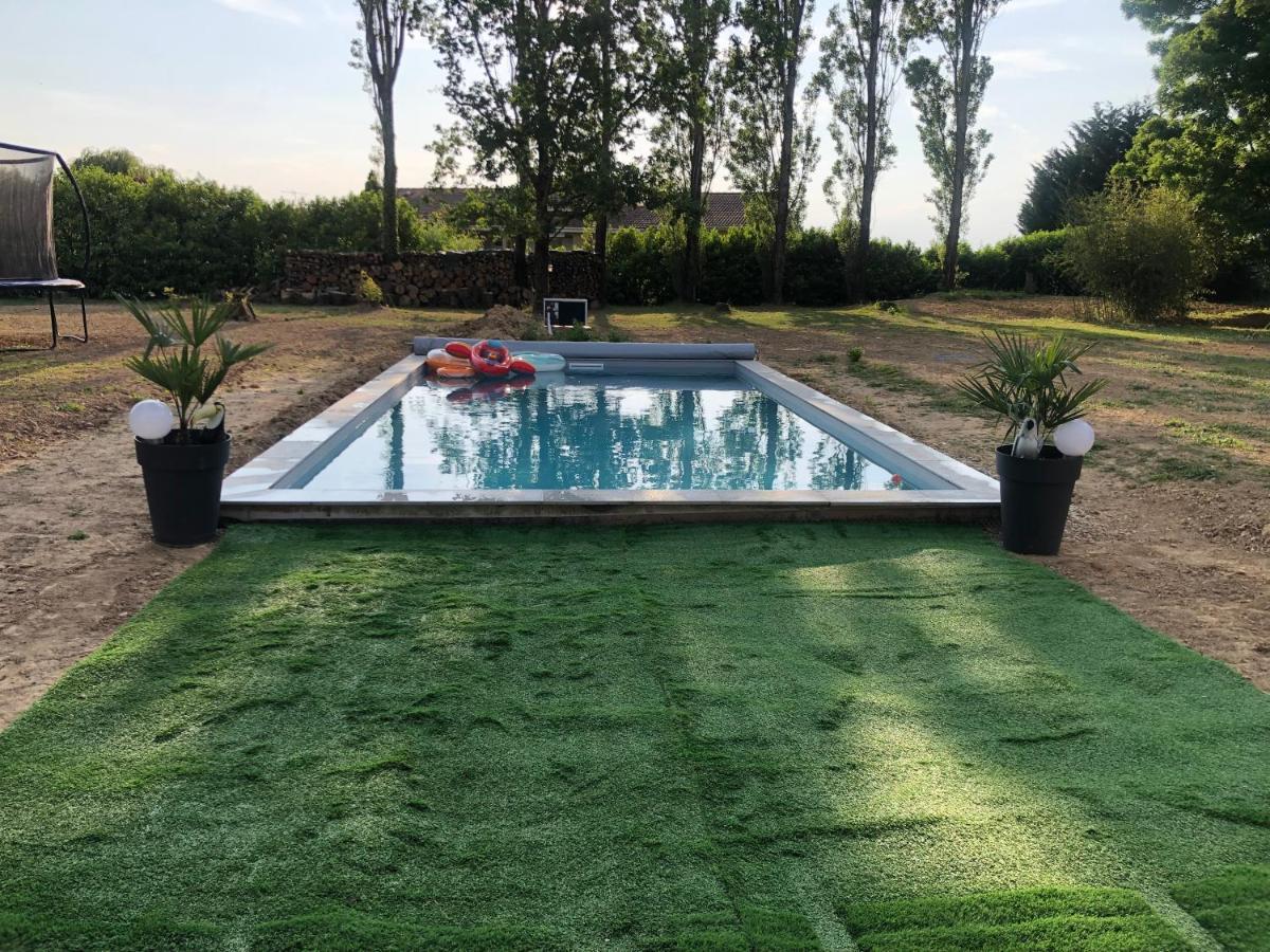 Parc De La Charmille Panzió Saint-Étienne-sur-Reyssouze Kültér fotó