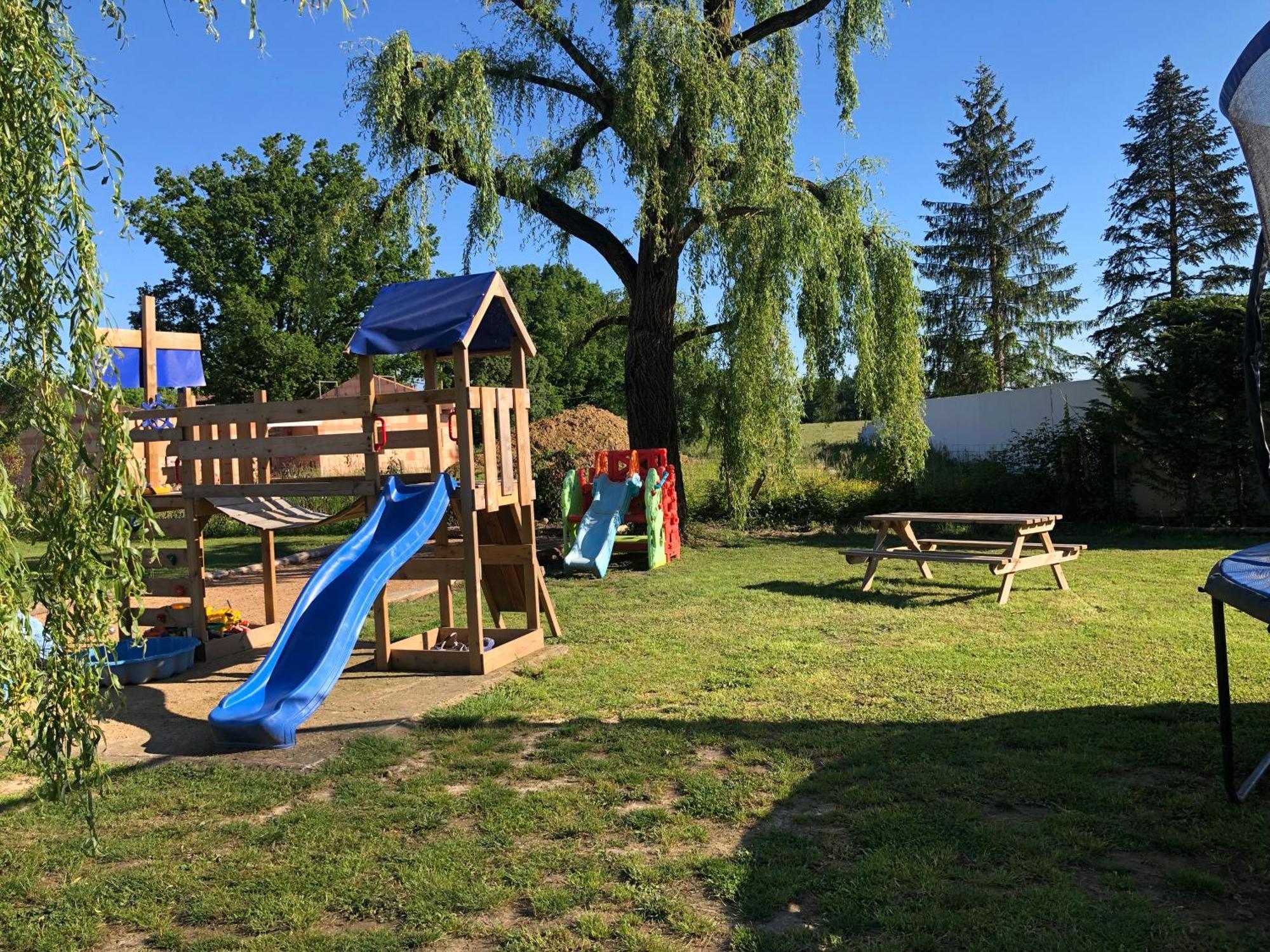 Parc De La Charmille Panzió Saint-Étienne-sur-Reyssouze Kültér fotó