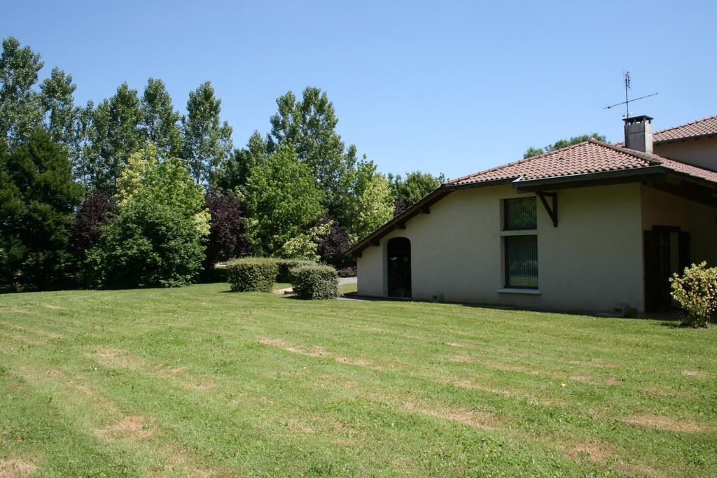 Parc De La Charmille Panzió Saint-Étienne-sur-Reyssouze Kültér fotó